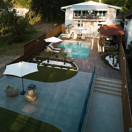 Vila River Breeze House *